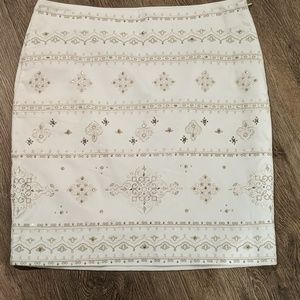 Whiye House Black Market skirt